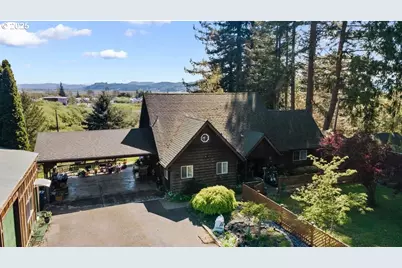 527 W 4th St, Coquille, OR 97423 - Photo 1