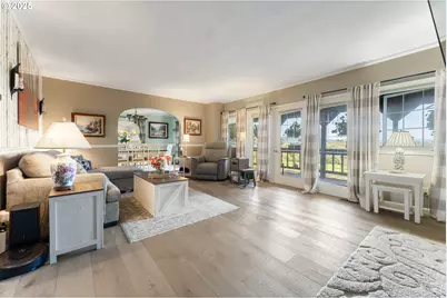 527 W 4th St, Coquille, OR 97423 - Photo 12