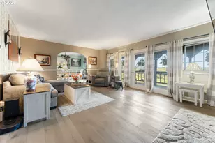 527 W Fourth St, Coquille, OR 97423 - Photo 12