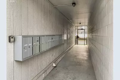 9221 N Lombard St #11, Portland, OR 97203 - Photo 20