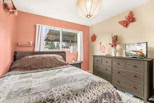 9221 N Lombard St, Portland, OR 97203 - Photo 16