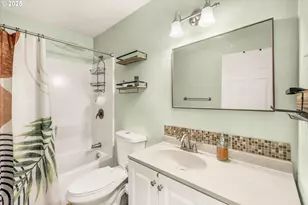 9221 N Lombard St, Portland, OR 97203 - Photo 14