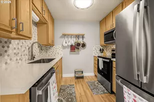 9221 N Lombard St, Portland, OR 97203 - Photo 8