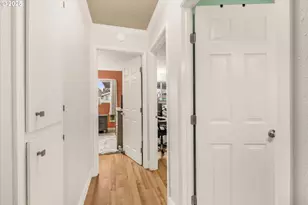 9221 N Lombard St, Portland, OR 97203 - Photo 12