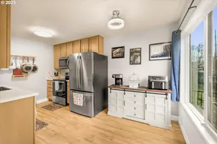 9221 N Lombard St, Portland, OR 97203 - Photo 8