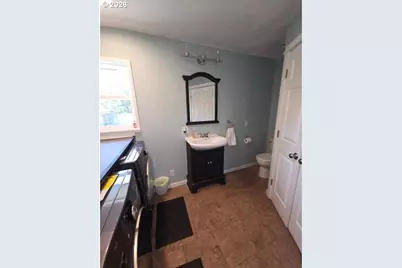 1304 Ocean Ct, Coos Bay, OR 97420 - Photo 26