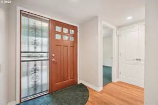 16470 SW Royalty Pkwy, Portland, OR 97224 - Photo 4