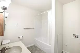 105 E 39th Ave, Eugene, OR 97405 - Photo 32