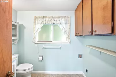 105 E 39th Ave, Eugene, OR 97405 - Photo 38