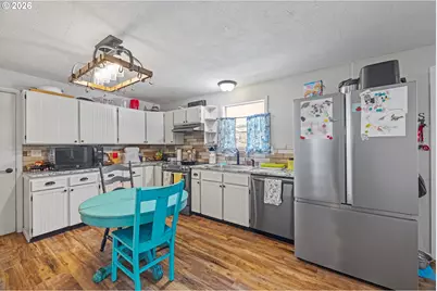 1932 Willow St, Myrtle Point, OR 97458 - Photo 8