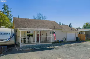 1932 Willow St, Myrtle Point, OR 97458 - Photo 2