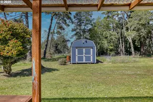 1848 Thomas Ave, Coos Bay, OR 97420 - Photo 4