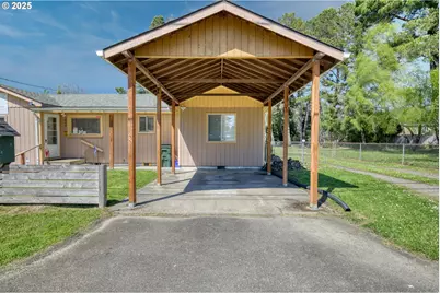 1848 Thomas Ave, Coos Bay, OR 97420 - Photo 2