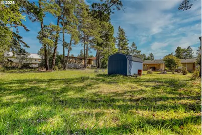 1848 Thomas Ave, Coos Bay, OR 97420 - Photo 8