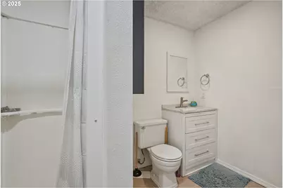 13943 SE Lincoln St #A, Portland, OR 97233 - Photo 20