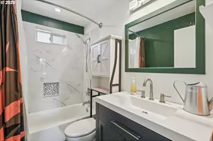 13943 SE Lincoln St, Portland, OR 97233 - Photo 16