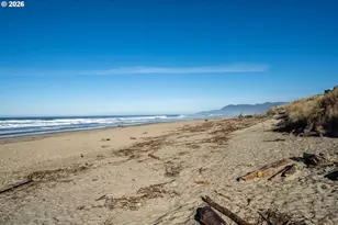 300 N Pacific St, Rockaway Beach, OR 97136 - Photo 38