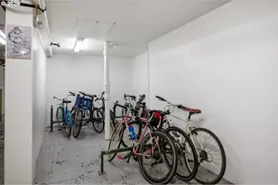 2109 NW Irving St, Portland, OR 97210 - Photo 34