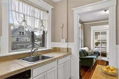 2109 NW Irving St #205, Portland, OR 97210 - Photo 22