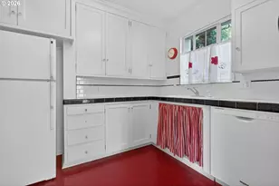 2325 NE Flanders St, Portland, OR 97232 - Photo 16