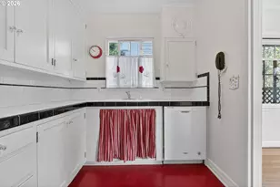 2325 NE Flanders St, Portland, OR 97232 - Photo 14