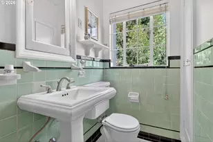 2325 NE Flanders St, Portland, OR 97232 - Photo 20