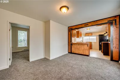 362 N 3rd Pl, Kalama, WA 98625 - Photo 4