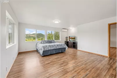 250 Valley View Rd, Sutherlin, OR 97479 - Photo 10