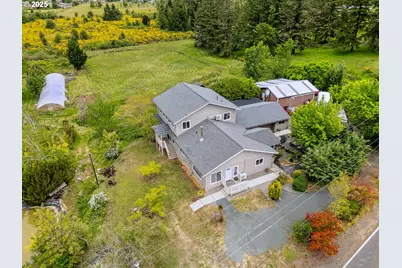 250 Valley View Rd, Sutherlin, OR 97479 - Photo 1