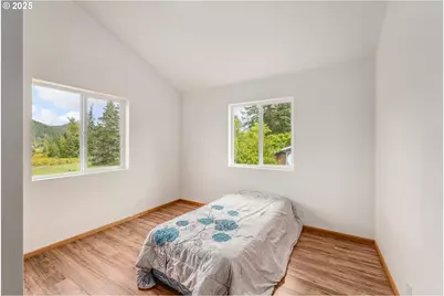 250 Valley View Rd, Sutherlin, OR 97479 - Photo 28