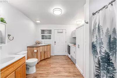 250 Valley View Rd, Sutherlin, OR 97479 - Photo 16