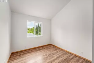 250 Valley View Rd, Sutherlin, OR 97479 - Photo 24