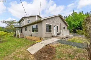 250 Valley View Rd, Sutherlin, OR 97479 - Photo 2