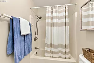 1824 NW 26th St, Lincoln City, OR 97367 - Photo 14