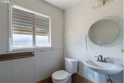 7675 Gladstone Ave, White City, OR 97503 - Photo 16