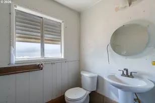 7675 Gladstone Ave, White City, OR 97503 - Photo 16