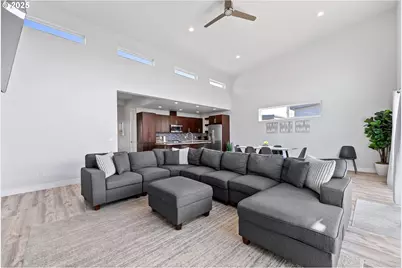 30414 Driftwood Dr, Gold Beach, OR 97444 - Photo 10