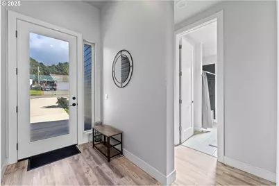 30414 Driftwood Dr, Gold Beach, OR 97444 - Photo 2