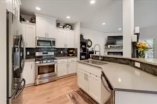 12734 SE Zion St, Happy Valley, OR 97086 - Photo 8