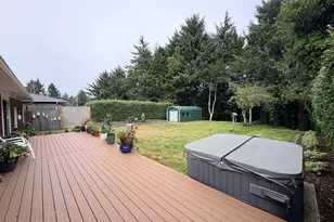 1844 NE Crestview Pl, Newport, OR 97365 - Photo 8