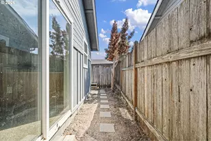 593 Hanover St, Eugene, OR 97402 - Photo 24