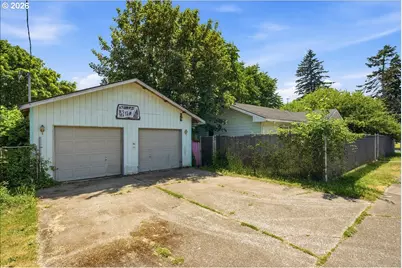 8506 NE Prescott St, Portland, OR 97220 - Photo 2