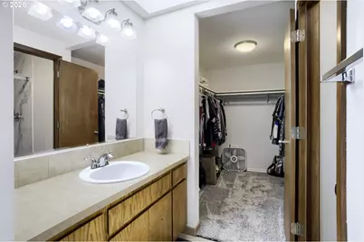 740 SE Camellia Ct, Hillsboro, OR 97123 - Photo 24