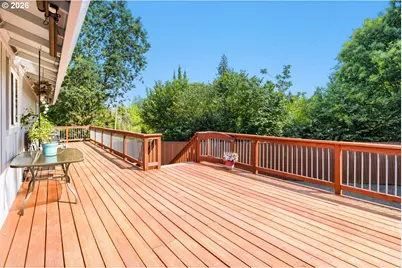 740 SE Camellia Ct, Hillsboro, OR 97123 - Photo 16