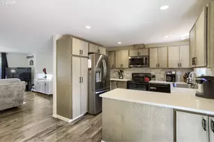 740 SE Camellia Ct, Hillsboro, OR 97123 - Photo 14
