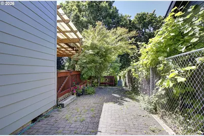 1556 NE 27th Ter, Gresham, OR 97030 - Photo 34