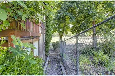 1556 NE 27th Ter, Gresham, OR 97030 - Photo 36