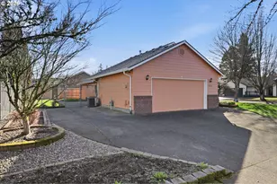 1350 SW Darci Dr, McMinnville, OR 97128 - Photo 2