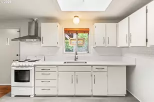 4222 SW Hume St, Portland, OR 97219 - Photo 14