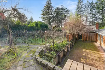 4222 SW Hume St, Portland, OR 97219 - Photo 40